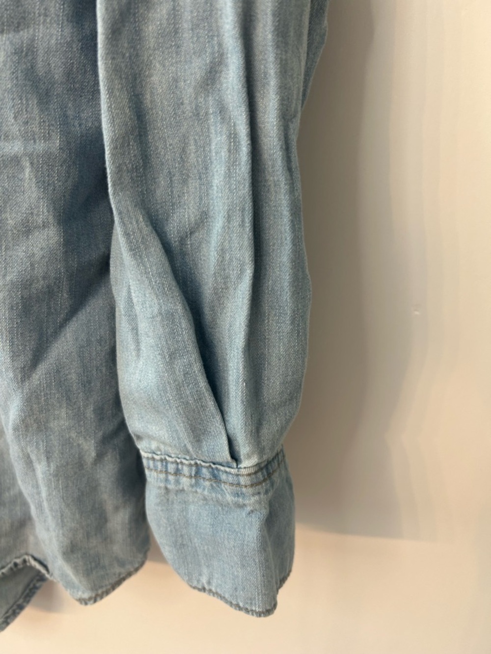 *NWOT* Sofia by Sofia Vergara Women's Oversized Denim Boyfriend Shirt, Small - Picture 9 of 14